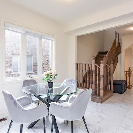 Stylish Home In Waterdown Hamilton Ngoại thất bức ảnh